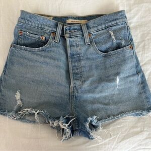 Levi’s Ribcage Shorts